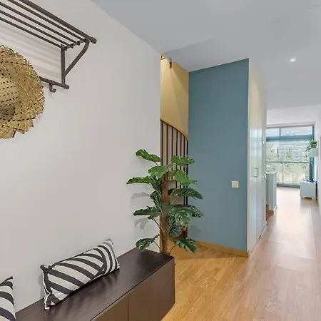 Lodging Fira Duplex - Barcelona Apartment L'Hospitalet de Llobregat
